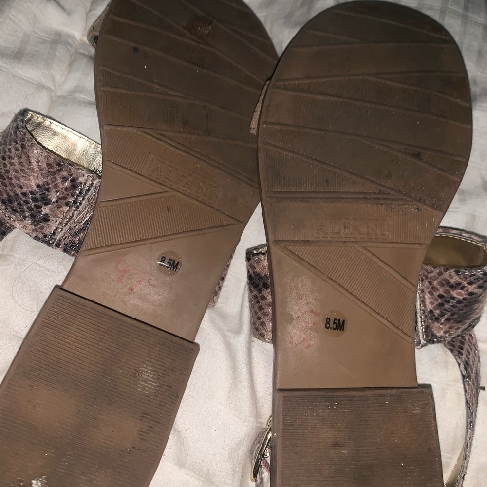 alfani sandals - Picture 3 of 3